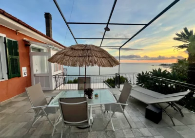 La finestra sul mare - terrazzo con tavoli